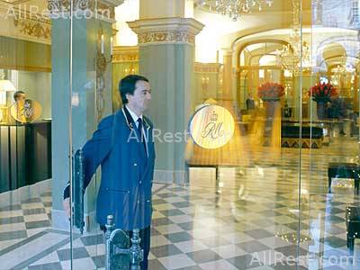Hotel Le Royal Monceau 7